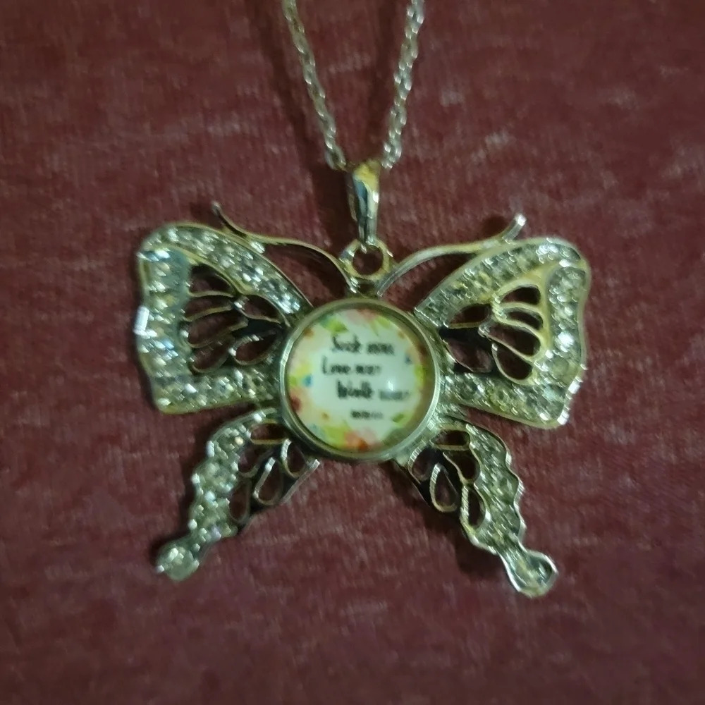 NECKLACES - Picture 4 of 7